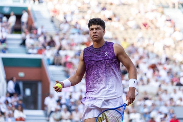2026 French Open - Day Two Ben Shelton reacts during his men s singles match against Daniel Merida on day 2 of the French Open tennis tournament on Court Philippe-Chatrier at the Roland-Garros Complex in Paris, France, on may 25, 2026. Paris France  Copyright: xIbrahimxEzzatx originalFilename:ezzat-notitle260525_nppH5.jpg