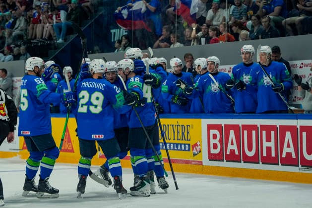 FRIBOURG, SWITZERLAND - MAY 25: Matic Torok of Slovenia R) celebrates his goal during the 2026 IIHF Ice hockey, Eishockey World Championship, WM, Weltmeisterschaft Switzerland game between Slovenia and Italy at BCF Arena on May 25, 2026 in Fribourg, Fribourg. Fribourg BCF Arena Fribourg Switzerland Copyright: xJustPictures.ch JarixPestelaccix jp-en-EuSpIm-JP6_JAR_Slovenia_Italy_25May2026_00048