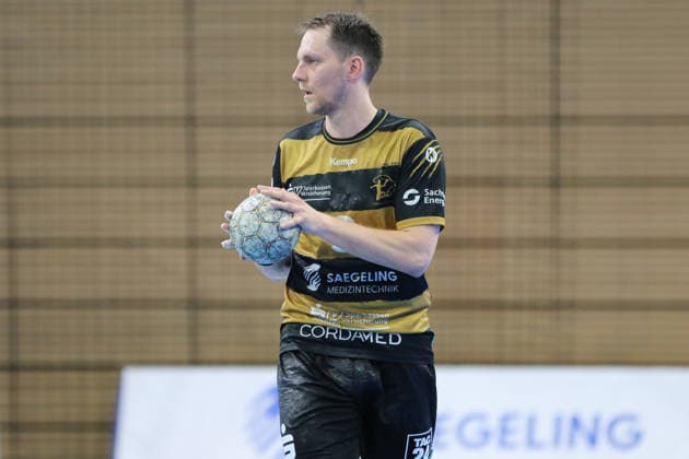 25.05.2026 Handball Herren 2025 2026 2. Handball-Bundesliga 32. Spieltag HC Elbflorenz 2006 - TSV Bayer Dormagen BallsportArena Dresden Julius Dierberg (Dresden, 9, schwarzgold) am Ball. Dresden Sachsen Deutschland