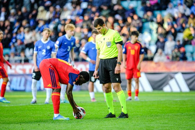 UEFA Under-17 European Championship, EM, Europameisterschaft Estonia 2026 Ebrima Tunkara lining up to take a penalty during the UEFA Under-17 European Championship Group-A match between Estonia U-17 vs Spain U-17 national teams, Tallinn Estonia 25.05.2026 Tallinn A Le Coq Arena Estonia Copyright: xMaurixLevandix