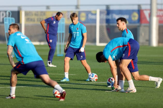 Croatia national football team trains in Rijeka ahead of 2026 World Cup Toni Fruk and Ivan Perisic of Croatia during a training session at Rujevica Stadium on May 25, 2026 in Rijeka, Croatia as preparations begin for the 2026 FIFA World Cup, WM, Weltmeisterschaft, Fussball The Croatian national football team is holding early training camps and friendly matches ahead of their departure for the United States.  NelxPavletic PIXSELL