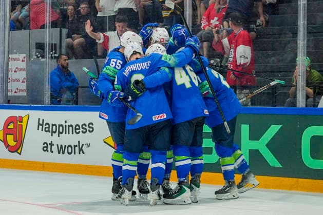 FRIBOURG, SWITZERLAND - MAY 25: Slovenia celebrates his third goal during the 2026 IIHF Ice hockey, Eishockey World Championship, WM, Weltmeisterschaft Switzerland game between Slovenia and Italy at BCF Arena on May 25, 2026 in Fribourg, Fribourg. Fribourg BCF Arena Fribourg Switzerland Copyright: xJustPictures.ch JarixPestelaccix jp-en-EuSpIm-JP6_JAR_Slovenia_Italy_25May2026_00073