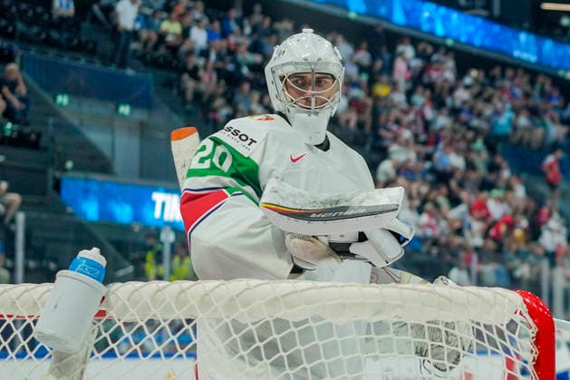 FRIBOURG, SWITZERLAND - MAY 25: goalkeeper Damian Clara of Italy during the 2026 IIHF Ice hockey, Eishockey World Championship, WM, Weltmeisterschaft Switzerland game between Slovenia and Italy at BCF Arena on May 25, 2026 in Fribourg, Fribourg. Fribourg BCF Arena Fribourg Switzerland Copyright: xJustPictures.ch JarixPestelaccix jp-en-EuSpIm-JP6_JAR_Slovenia_Italy_25May2026_00075