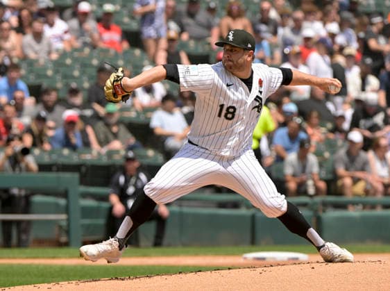 Chicago White Sox starting pitcher Anthony Kay (18) throws against the Minnesota Twins during the first inning at Rate Field in Chicago, IL on Monday, May 25, 2026.  CHI20260525102 MARKxBLACK