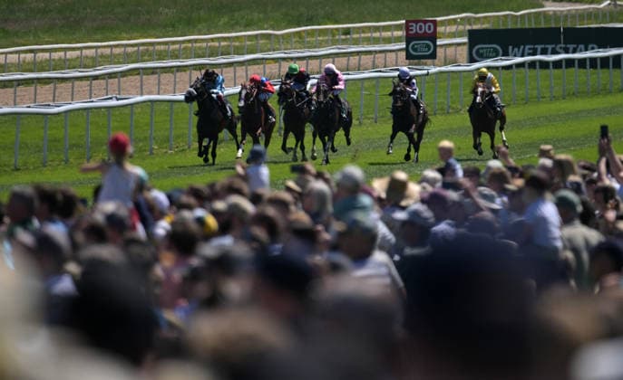 25.05.2026, xophax, kölngalopp , Rennbahn Weidenpesch , Benefiz Renntag , Rennen , Zuschauer, Koeln