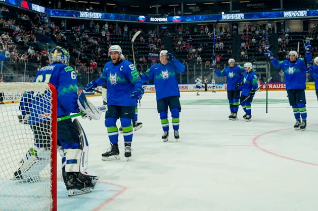 FRIBOURG, SWITZERLAND - MAY 25: Slovenia saves his spot in Top Division during the 2026 IIHF Ice hockey, Eishockey World Championship, WM, Weltmeisterschaft Switzerland game between Slovenia and Italy at BCF Arena on May 25, 2026 in Fribourg, Fribourg. Fribourg BCF Arena Fribourg Switzerland Copyright: xJustPictures.ch JarixPestelaccix jp-en-EuSpIm-JP6_JAR_Slovenia_Italy_25May2026_00120