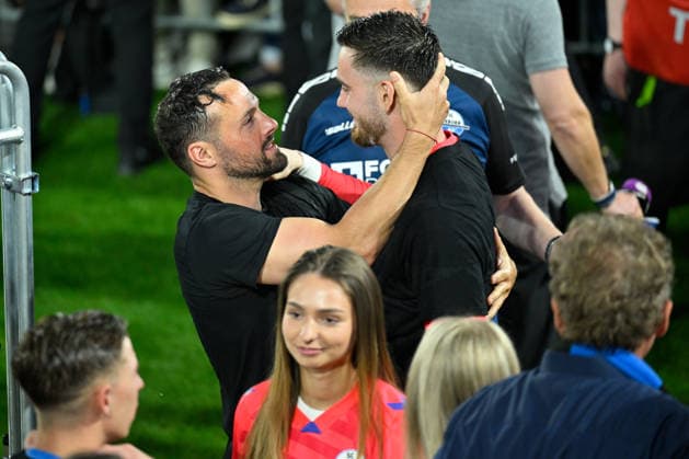 Paderborn, Home Deluxe Arena, 26.05.26, GER, Herren, Relegation, Saison 2025-2026, SC Paderborn 07 - VfL Wolfsburg Bild: Schlussjubel, Emotion, Freude bei v.li.Trainer Ralf KETTEMANN (Paderborn) und Torwart Dennis SEIMEN (Paderborn) DFL regulations prohibit any use of photographs as image sequences and or quasi-video. NRW Deutschland