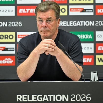 Paderborn, Home Deluxe Arena, 26.05.26, GER, Herren, Relegation, Saison 2025-2026, SC Paderborn 07 - VfL Wolfsburg Bild: Trainer Dieter HECKING (Wolfsburg) DFL regulations prohibit any use of photographs as image sequences and or quasi-video. NRW Deutschland