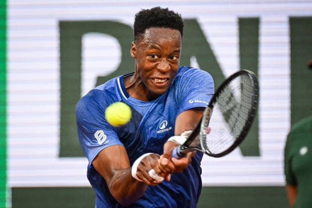 May 25, 2026, Paris, France, France: GAEL MONFILS of France goes for a ball in his match against H. Gaston in the first round of the Roland-Garros 2026, French Open Grand Slam tennis tournament at Roland-Garros Stadium. Monfils put on a show, taking his final French Open match to 5 sets, but ultimately loosing the match. Paris France - ZUMAm308 20260525_zsp_m308_082 Copyright: xMatthieuxMirvillex