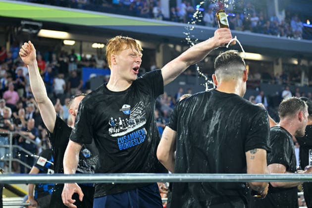 Paderborn, Home Deluxe Arena, 25.05.26, GER, Herren, Relegation, Saison 2025-2026, SC Paderborn 07 - VfL Wolfsburg Bild: Schlussjubel, Emotion, Freude bei Torwart Florian PRUHS (Paderborn) DFL regulations prohibit any use of photographs as image sequences and or quasi-video. NRW Deutschland