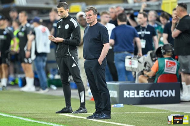 Paderborn, Home Deluxe Arena, 25.05.26, GER, Herren, Relegation, Saison 2025-2026, SC Paderborn 07 - VfL Wolfsburg Bild: Trainer Dieter HECKING (Wolfsburg) DFL regulations prohibit any use of photographs as image sequences and or quasi-video. NRW Deutschland