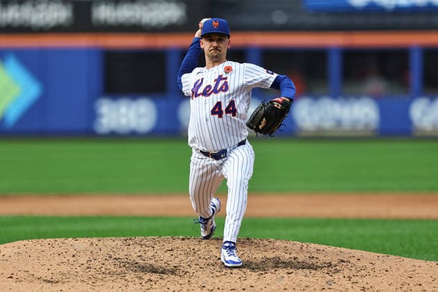 MLB, Baseball Herren, USA Cincinnati Reds Vs. New York Mets New York Mets relief pitcher Austin Warren 44 throws during the fifth inning of a baseball game against the Cincinnati Reds at Citi Field in Corona, New York, on May 25, 2026. Flushing New York United States  Copyright: xGordonxDonovanx originalFilename:donovan-mlbcinci260525_npkhR.jpg