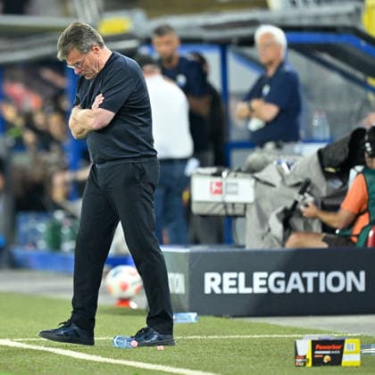 Paderborn, Home Deluxe Arena, 25.05.26, GER, Herren, Relegation, Saison 2025-2026, SC Paderborn 07 - VfL Wolfsburg Bild: Trainer Dieter HECKING (Wolfsburg) DFL regulations prohibit any use of photographs as image sequences and or quasi-video. NRW Deutschland