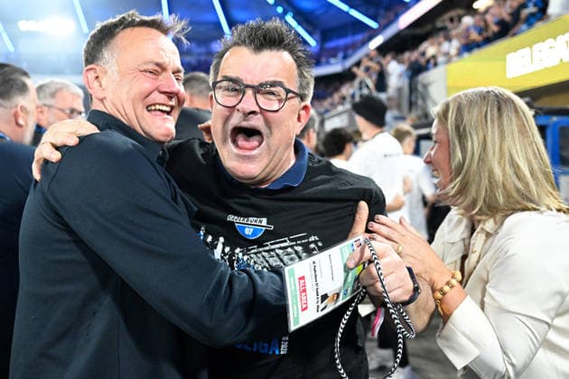 Paderborn, Home Deluxe Arena, 25.05.26, GER, Herren, Relegation, Saison 2025-2026, SC Paderborn 07 - VfL Wolfsburg Bild: Schlussjubel, Emotion, Freude bei Geschaeftsfuehrer Martin HORNBERGER (Paderborn) nach dem Bundesliga-Aufstieg DFL regulations prohibit any use of photographs as image sequences and or quasi-video. NRW Deutschland