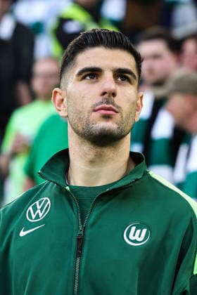 Konstantinos Koulierakis (VfL Wolfsburg,4) - Hinspiel Relegation 2026, 1. Fussball Bundesliga Saison 2025-2026 VfL Wolfsburg vs. SC Paderborn in der Volkswagen Arena in Wolfsburg - Aktion,Fussball,Deutschland,Mann,Männer,21.05.2026 *** Konstantinos Koulierakis VfL Wolfsburg,4 First leg relegation 2026, 1 Football Bundesliga season 2025 2026 VfL Wolfsburg vs SC Paderborn at the Volkswagen Arena in Wolfsburg Action,Football,Germany,Man,Men,21 05 2026