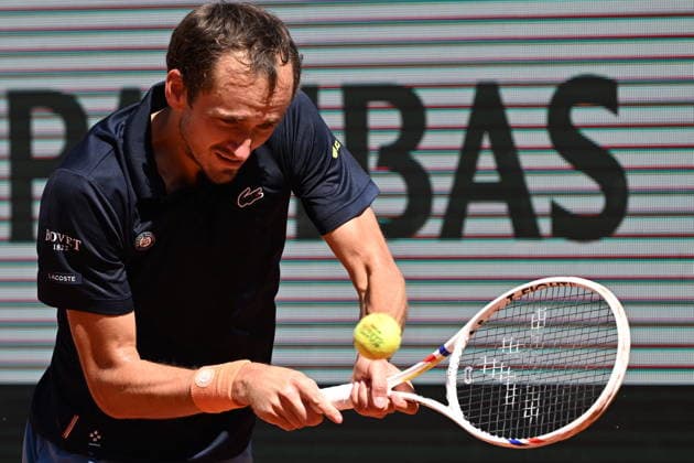 2026 French Open (Roland-Garros) - Day 3 PARIS, FRANCE - MAY 26: Adam Walton (not seen) of Australia in action against Daniil Medvedev during a first-round men s singles match on the third day of the French Open (Roland Garros) in Paris, France, on May 26, 2026. Burak Akbulut Anadolu Paris France. Editorial use only. Please get in touch for any other usage.  Copyright: x2026xAnadoluxBurakxAkbulutx