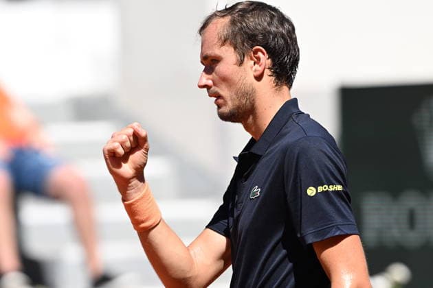 2026 French Open (Roland-Garros) - Day 3 PARIS, FRANCE - MAY 26: Adam Walton (not seen) of Australia in action against Daniil Medvedev during a first-round men s singles match on the third day of the French Open (Roland Garros) in Paris, France, on May 26, 2026. Burak Akbulut Anadolu Paris France. Editorial use only. Please get in touch for any other usage.  Copyright: x2026xAnadoluxBurakxAkbulutx