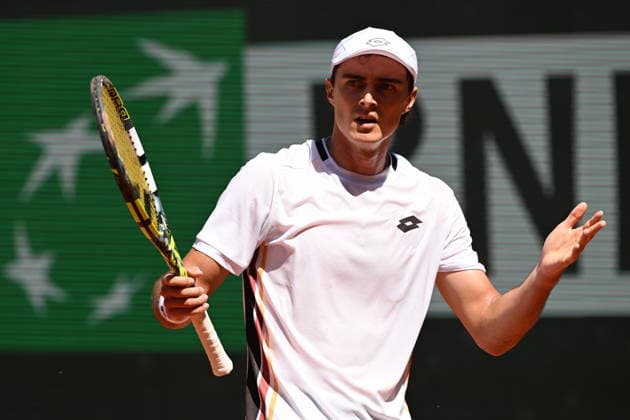 2026 French Open (Roland-Garros) - Day 3 PARIS, FRANCE - MAY 26: Adam Walton of Australia in action against Daniil Medvedev (not seen) during a first-round men s singles match on the third day of the French Open (Roland Garros) in Paris, France, on May 26, 2026. Burak Akbulut Anadolu Paris France. Editorial use only. Please get in touch for any other usage.  Copyright: x2026xAnadoluxBurakxAkbulutx