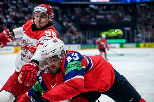 260526 Nick Olesen of Denmark and Max Krogdahl of Norway during the 2026 IIHF Ice hockey, Eishockey World Championship, WM, Weltmeisterschaft match between Norway and Denmark on May 26, 2026 in Fribourg. Photo: Jesper Zerman BILDBYRAN kod JZ JZ0731 ishockey ice hockey ishockey-vm 2026 vm 2026 iihf world championship norge norway danmark denmark bbeng norge norway danmark denmark Copyright: JESPERxZERMAN BB260526JZ002