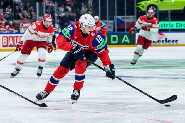 260526 Noah Steen of Norway during the 2026 IIHF Ice hockey, Eishockey World Championship, WM, Weltmeisterschaft match between Norway and Denmark on May 26, 2026 in Fribourg. Photo: Jesper Zerman BILDBYRAN kod JZ JZ0731 ishockey ice hockey ishockey-vm 2026 vm 2026 iihf world championship norge norway danmark denmark bbeng norge norway danmark denmark Copyright: JESPERxZERMAN BB260526JZ004