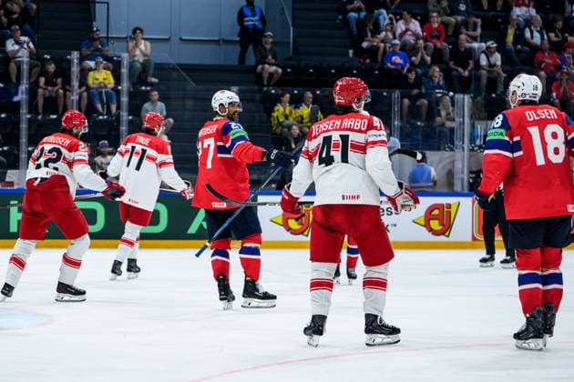260526 Andreas Martinsen of Norway celebrates after 2-1 during the 2026 IIHF Ice hockey, Eishockey World Championship, WM, Weltmeisterschaft match between Norway and Denmark on May 26, 2026 in Fribourg. Photo: Jesper Zerman BILDBYRAN kod JZ JZ0731 ishockey ice hockey ishockey-vm 2026 vm 2026 iihf world championship norge norway danmark denmark bbeng jubel norge norway danmark denmark celebrates Copyright: JESPERxZERMAN BB260526JZ009