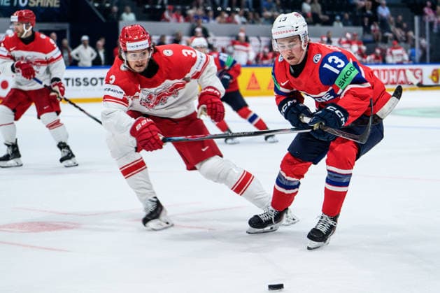 260526 Malte Setkov of Denmark and Petter Vesterheim of Norway during the 2026 IIHF Ice hockey, Eishockey World Championship, WM, Weltmeisterschaft match between Norway and Denmark on May 26, 2026 in Fribourg. Photo: Jesper Zerman BILDBYRAN kod JZ JZ0731 ishockey ice hockey ishockey-vm 2026 vm 2026 iihf world championship norge norway danmark denmark bbeng norge norway danmark denmark Copyright: JESPERxZERMAN BB260526JZ014