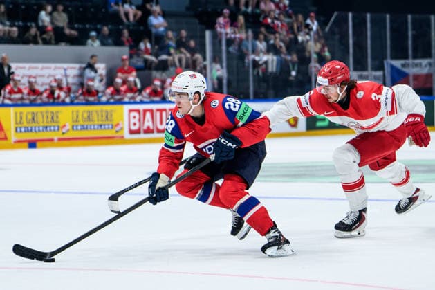 260526 Michael Brandsegg-Nygard of Norway and Malte Setkov of Denmark during the 2026 IIHF Ice hockey, Eishockey World Championship, WM, Weltmeisterschaft match between Norway and Denmark on May 26, 2026 in Fribourg. Photo: Jesper Zerman BILDBYRAN kod JZ JZ0731 ishockey ice hockey ishockey-vm 2026 vm 2026 iihf world championship norge norway danmark denmark bbeng norge norway danmark denmark Copyright: JESPERxZERMAN BB260526JZ016