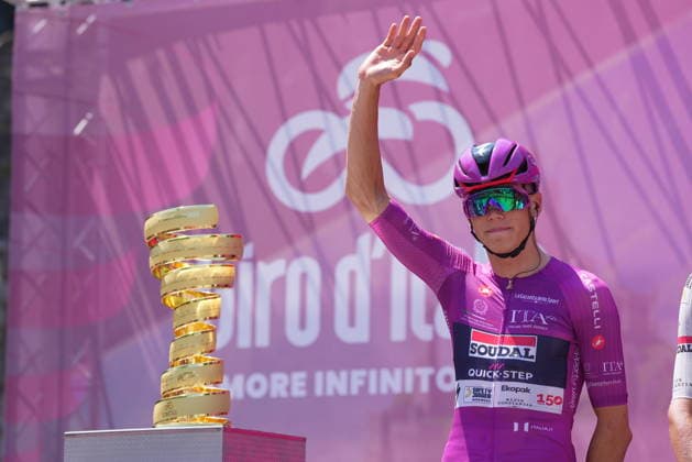 France™s Paul Magnier of Soudal Quick-Step cyclamen jersey during Stage 16 of the Giro d™Italia from Bellinzona to Cari Swiss, Tuesday May 26, 2026  Copyright: xSpada LaPressex