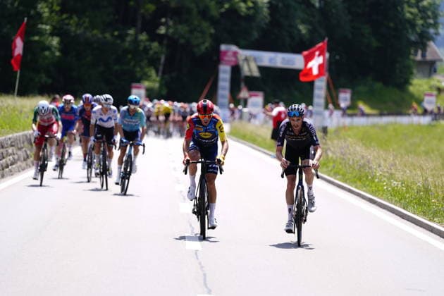 The pack rides during Stage 16 of the Giro d™Italia from Bellinzona to Cari Swiss, Tuesday May 26, 2026  Copyright: xFabioxFerrarii LaPressex