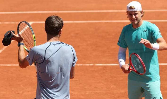 Belgian Raphael Collignon and Belgian Zizou Bergs celebrate winning their match at a first round match in the men s doubles between Belgian pair Bergs-Collignon and Belgian-Dutch pair Gille-Verbeek at the Roland Garros French Open tennis tournament, in Paris, France, Tuesday 26 May 2026. This year s tournament takes place from 18 May to 07 June. VIRGINIExLEFOUR  x175099030x