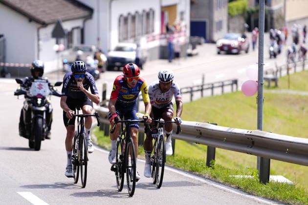 Italy™s Giulio Ciccone of Lidl-Trek and Ecuador™s Manuel Jhonatan Narvaez of UAE Team Emirates XRG during Stage 16 of the Giro d™Italia from Bellinzona to Cari Swiss, Tuesday May 26, 2026  Copyright: xFabioxFerrarii LaPressex