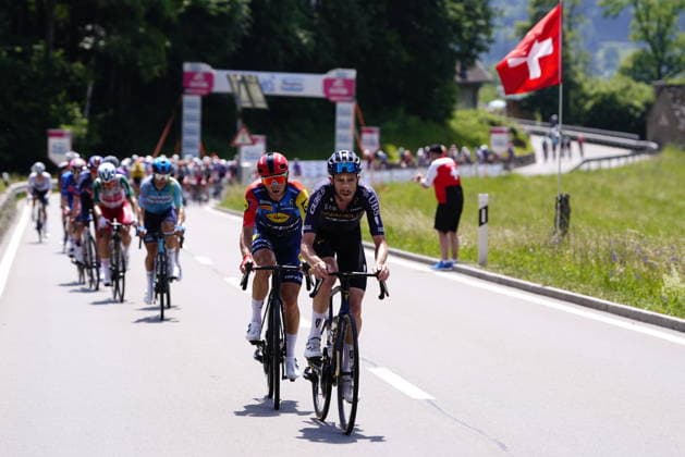 The pack rides during Stage 16 of the Giro d™Italia from Bellinzona to Cari Swiss, Tuesday May 26, 2026  Copyright: xFabioxFerrarii LaPressex