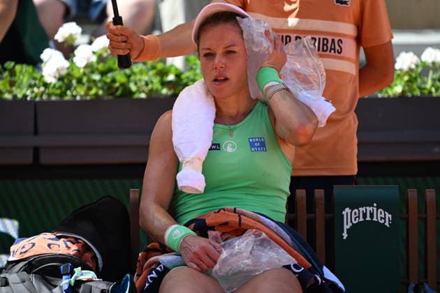 2026 French Open (Roland-Garros) - Day 3 PARIS, FRANCE - MAY 26: Laura Siegemund of Germany in action against Naomi Osaka (not seen) of Japan during a first-round women s singles match on the third day of the French Open (Roland Garros) in Paris, France, on May 26, 2026. Burak Akbulut Anadolu Paris France. Editorial use only. Please get in touch for any other usage.  Copyright: x2026xAnadoluxBurakxAkbulutx