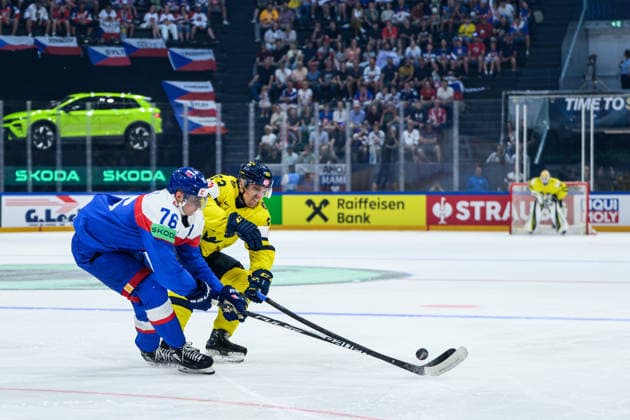 260526 Martin Pospisil of Slovakia and Jakob Silfverberg of Sweden during the 2026 IIHF Ice hockey, Eishockey World Championship, WM, Weltmeisterschaft match between Sweden and Slovakia on May 26, 2026 in Fribourg. Photo: Jesper Zerman BILDBYRAN kod JZ JZ0730 ishockey ice hockey ishockey-vm 2026 vm 2026 iihf world championship sverige sweden slovakien slovakia bbeng Copyright: JESPERxZERMAN BB260526JZ043