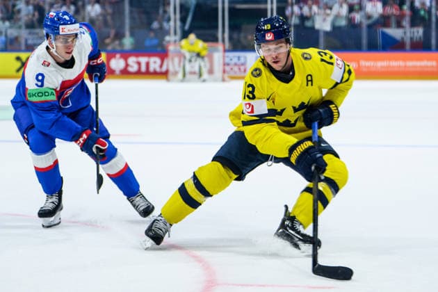 260526 Filip Mesar of Slovakia and Lucas Raymond of Sweden during the 2026 IIHF Ice hockey, Eishockey World Championship, WM, Weltmeisterschaft match between Sweden and Slovakia on May 26, 2026 in Fribourg. Photo: Jesper Zerman BILDBYRAN kod JZ JZ0730 ishockey ice hockey ishockey-vm 2026 vm 2026 iihf world championship sverige sweden slovakien slovakia bbeng Copyright: JESPERxZERMAN BB260526JZ052