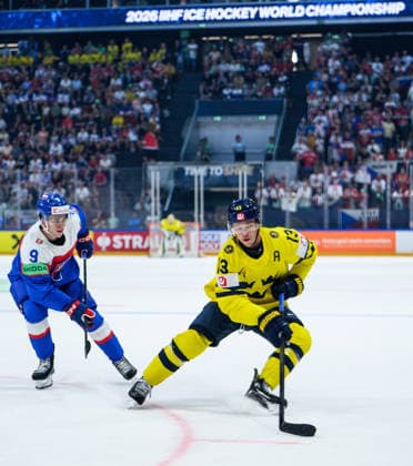 260526 Filip Mesar of Slovakia and Lucas Raymond of Sweden during the 2026 IIHF Ice hockey, Eishockey World Championship, WM, Weltmeisterschaft match between Sweden and Slovakia on May 26, 2026 in Fribourg. Photo: Jesper Zerman BILDBYRAN kod JZ JZ0730 ishockey ice hockey ishockey-vm 2026 vm 2026 iihf world championship sverige sweden slovakien slovakia bbeng Copyright: JESPERxZERMAN BB260526JZ053
