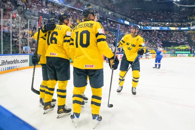 FRIBOURG, SWITZERLAND - MAY 26: Anton Frondell of Sweden 2nd L) celebrates his goal during the 2026 IIHF Ice hockey, Eishockey World Championship, WM, Weltmeisterschaft Switzerland game between Sweden and Slovakia at BCF Arena on May 26, 2026 in Fribourg, Fribourg. Fribourg BCF Arena Fribourg Switzerland Copyright: xJustPictures.ch JarixPestelaccix jp-en-EuSpIm-JP6_JAR_Sweden_Slovakia_26May2026_00034