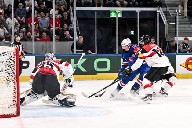 ZURICH, SWITZERLAND - MAY 26: Sam Lafferty of United States in action against goalkeeper Atte Tolvanen of Austria L) and David Maier of Austria R) during the 2026 IIHF Ice hockey, Eishockey World Championship, WM, Weltmeisterschaft Switzerland game between USA and Austria at Swiss Life Arena on May 26, 2026 in Zurich, Zurich. Zurich Swiss Life Arena Zurich Switzerland Copyright: xJustPictures.ch AndreaxBrancax jp-en-EuSpIm-JP7_ANB_USA_Aut_26052026_6651