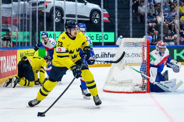 260526 Jakob Silfverberg of Sweden during the 2026 IIHF Ice hockey, Eishockey World Championship, WM, Weltmeisterschaft match between Sweden and Slovakia on May 26, 2026 in Fribourg. Photo: Jesper Zerman BILDBYRAN kod JZ JZ0730 ishockey ice hockey ishockey-vm 2026 vm 2026 iihf world championship sverige sweden slovakien slovakia bbeng Copyright: JESPERxZERMAN BB260526JZ056