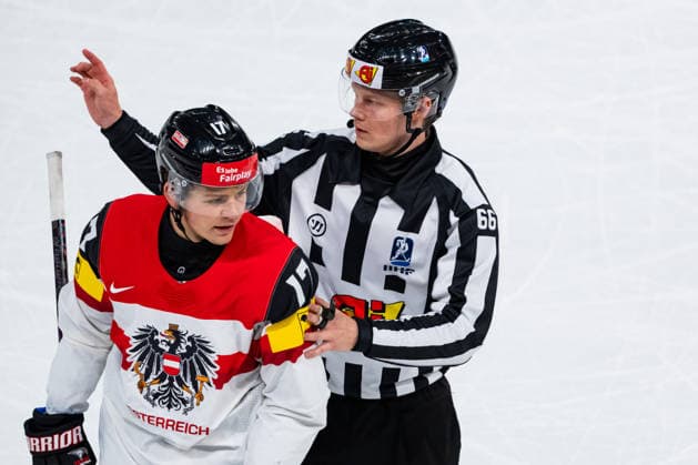 ZURICH, SWITZERLAND - MAY 26: Ian Scherzer (Austria, 17) receives a penalty for high sticking during the Preliminary Round - Group A Match 53 between United States and Austria at the IIHF Ice hockey, Eishockey World Championship, WM, Weltmeisterschaft 2026, Swiss Life Arena on May 26, 2026 in Zurich, Switzerland. Zurich Switzerland Copyright: xTimoxSteinx