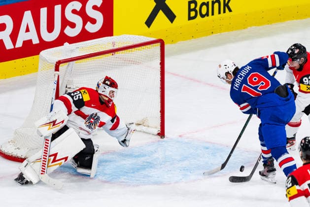 ZURICH, SWITZERLAND - MAY 26: chance of a goal for Matthew Tkachuk (United States, 19) during the Preliminary Round - Group A Match 53 between United States and Austria at the IIHF Ice hockey, Eishockey World Championship, WM, Weltmeisterschaft 2026, Swiss Life Arena on May 26, 2026 in Zurich, Switzerland. Zurich Switzerland Copyright: xTimoxSteinx