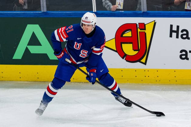 ZURICH, SWITZERLAND - MAY 26: Alex Steeves (United States, 21) shooting during the Preliminary Round - Group A Match 53 between United States and Austria at the IIHF Ice hockey, Eishockey World Championship, WM, Weltmeisterschaft 2026, Swiss Life Arena on May 26, 2026 in Zurich, Switzerland. Zurich Switzerland Copyright: xTimoxSteinx