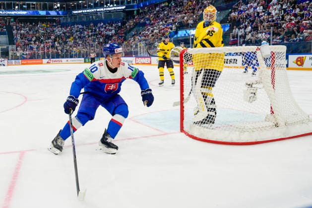 FRIBOURG, SWITZERLAND - MAY 26: Adam Sykora of Slovakia in action during the 2026 IIHF Ice hockey, Eishockey World Championship, WM, Weltmeisterschaft Switzerland game between Sweden and Slovakia at BCF Arena on May 26, 2026 in Fribourg, Fribourg. Fribourg BCF Arena Fribourg Switzerland Copyright: xJustPictures.ch JarixPestelaccix jp-en-EuSpIm-JP6_JAR_Sweden_Slovakia_26May2026_00067