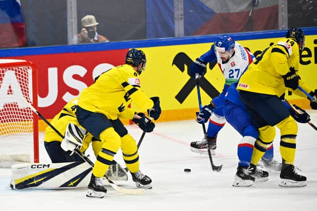 FRIBOURG, SWITZERLAND 20260526 Slovakia s Marek Hrivik (27) has scored 2-3 during Tuesday s match in the Ice hockey, Eishockey World Championship, WM, Weltmeisterschaft (Group B) between Slovakia and Sweden at the BCF Arena, Fribourg in Switzerland.
