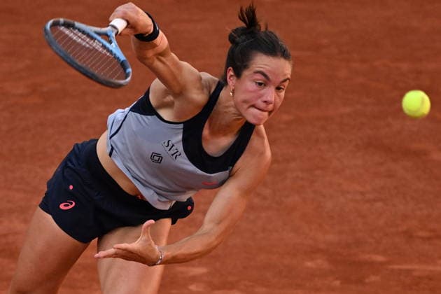 2026 French Open - Day 3 PARIS, FRANCE - MAY 26: Lois Boisson of France in action against Anna Kalinskaya (not seen) during the Women s Singles first round match on Day Three of the 2026 French Open at Roland Garros on May 26, 2026 in Paris, France. Burak Akbulut Anadolu Paris France. Editorial use only. Please get in touch for any other usage.  Copyright: x2026xAnadoluxBurakxAkbulutx