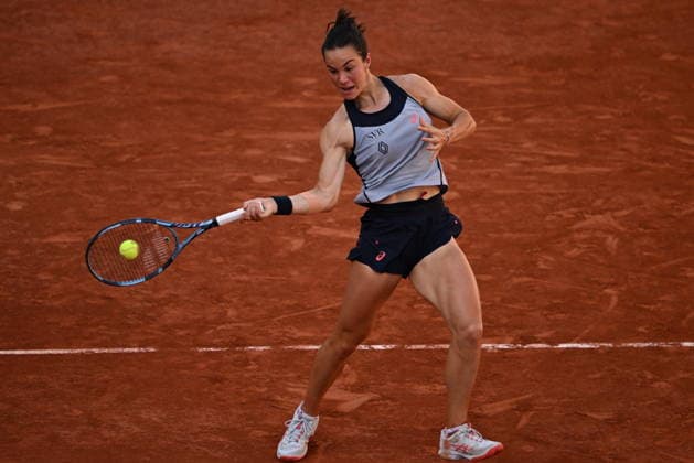 2026 French Open - Day 3 PARIS, FRANCE - MAY 26: Lois Boisson of France in action against Anna Kalinskaya (not seen) during the Women s Singles first round match on Day Three of the 2026 French Open at Roland Garros on May 26, 2026 in Paris, France. Burak Akbulut Anadolu Paris France. Editorial use only. Please get in touch for any other usage.  Copyright: x2026xAnadoluxBurakxAkbulutx