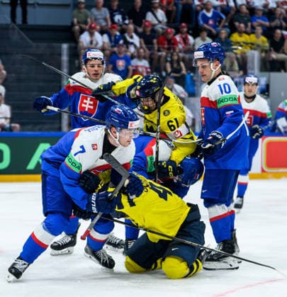 260526 Ivar Stenberg and Viggo Björck of Sweden against Maxim Strbak and Adam Sykora of Slovakia during the 2026 IIHF Ice hockey, Eishockey World Championship, WM, Weltmeisterschaft match between Sweden and Slovakia on May 26, 2026 in Fribourg. Photo: Jesper Zerman BILDBYRAN kod JZ JZ0730 ishockey ice hockey ishockey-vm 2026 vm 2026 iihf world championship sverige sweden slovakien slovakia bbeng Copyright: JESPERxZERMAN BB260526JZ085