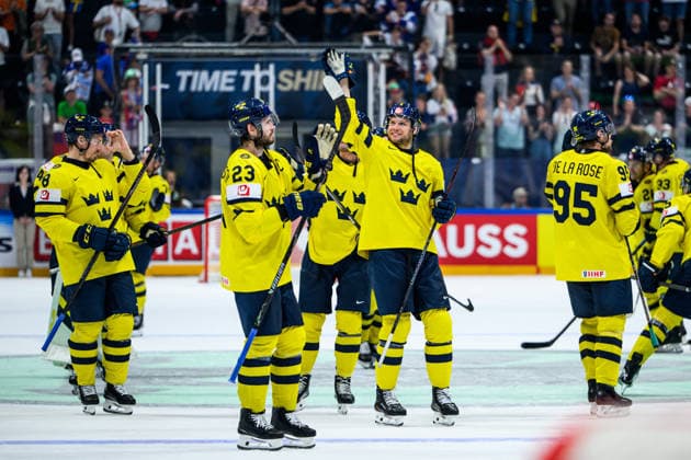 260526 Jacob Larsson of Sweden celebrates after the 2026 IIHF Ice hockey, Eishockey World Championship, WM, Weltmeisterschaft match between Sweden and Slovakia on May 26, 2026 in Fribourg. Photo: Jesper Zerman BILDBYRAN kod JZ JZ0730 ishockey ice hockey ishockey-vm 2026 vm 2026 iihf world championship sverige sweden slovakien slovakia bbeng jubel Copyright: JESPERxZERMAN BB260526JZ097