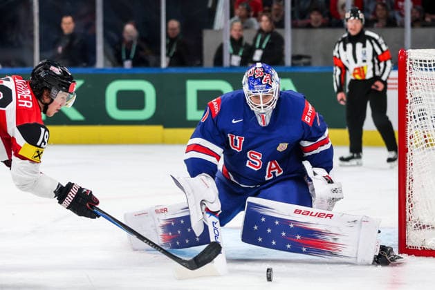 Ice hockey, Eishockey - IIHF WC 2026 ZURICH,SWITZERLAND,26.MAY.26 - ICE HOCKEY - IIHF Ice Hockey World Championship, WM, Weltmeisterschaft 2026, group stage, USA vs Austria. Image shows Vinzenz Rohrer (AUT) and Devin Cooley (USA).  GEPAxpictures xMaticxKlansek