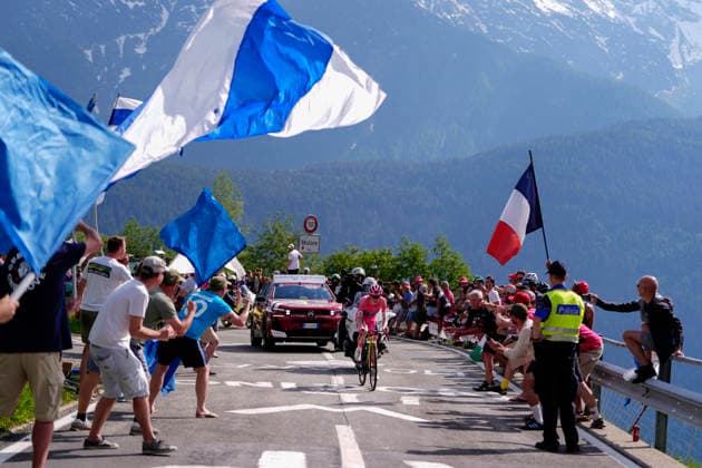Denmark™s Jonas Vingegaard Hansen of Team Visma Lease A Bike during Stage 16 of the Giro d™Italia, from Bellinzona to CarÃ¬, Switzerland, Tuesday, May 26, 2026.  Copyright: xFabioxFerrari LaPressex